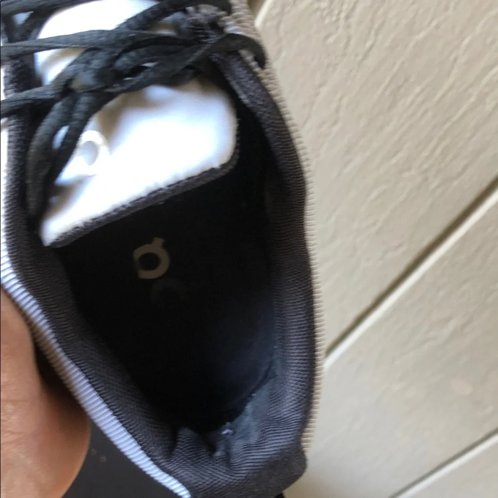 On Running Women’s Light Gray Cloud-Style Sneakers